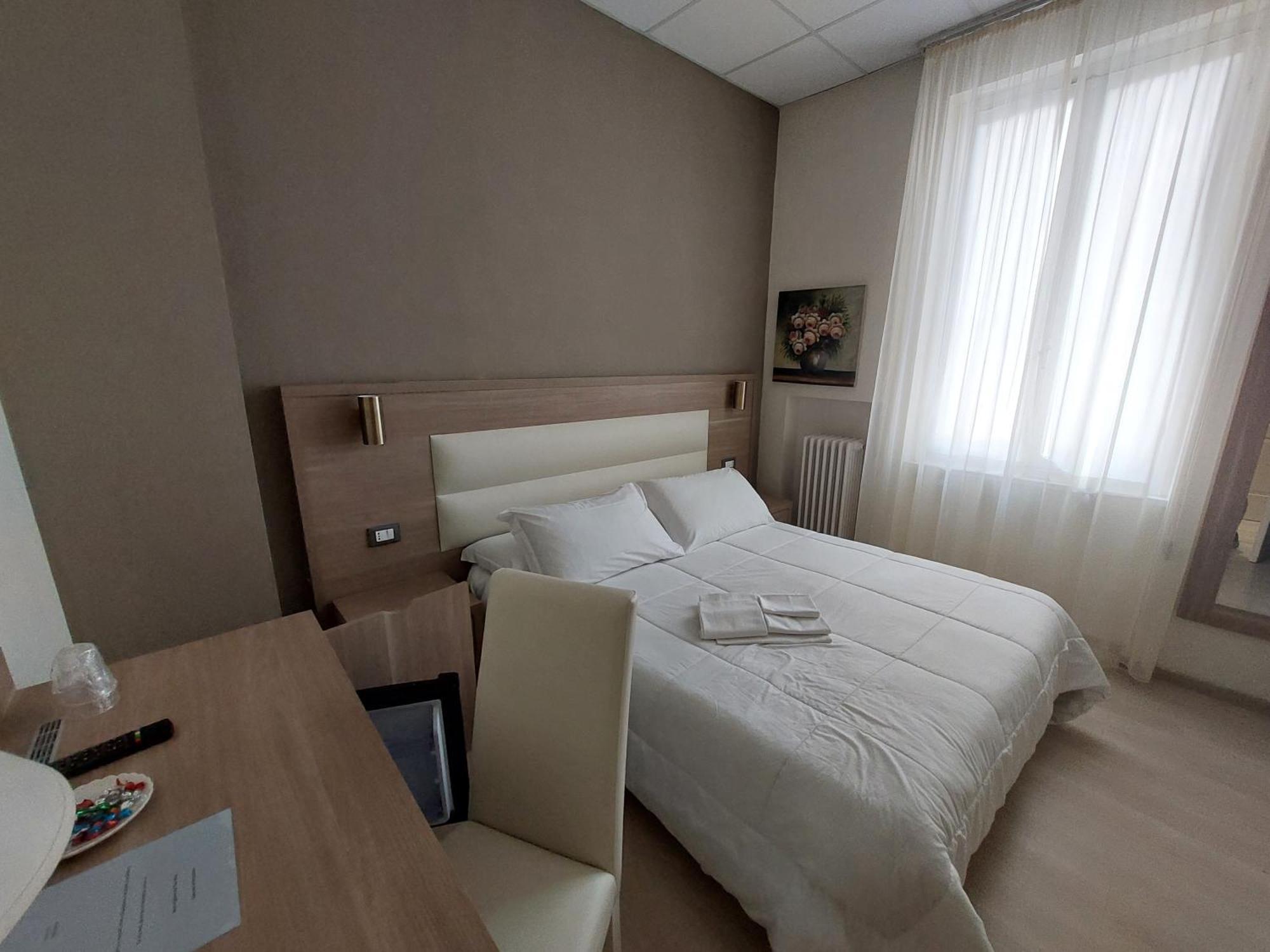 Hotel Tina 디아노마리나 외부 사진